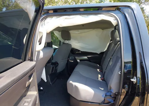 2023 Toyota Tundra Sr5 z USA, uszkodzony, nr VIN 5TFLA5DB7PX059583